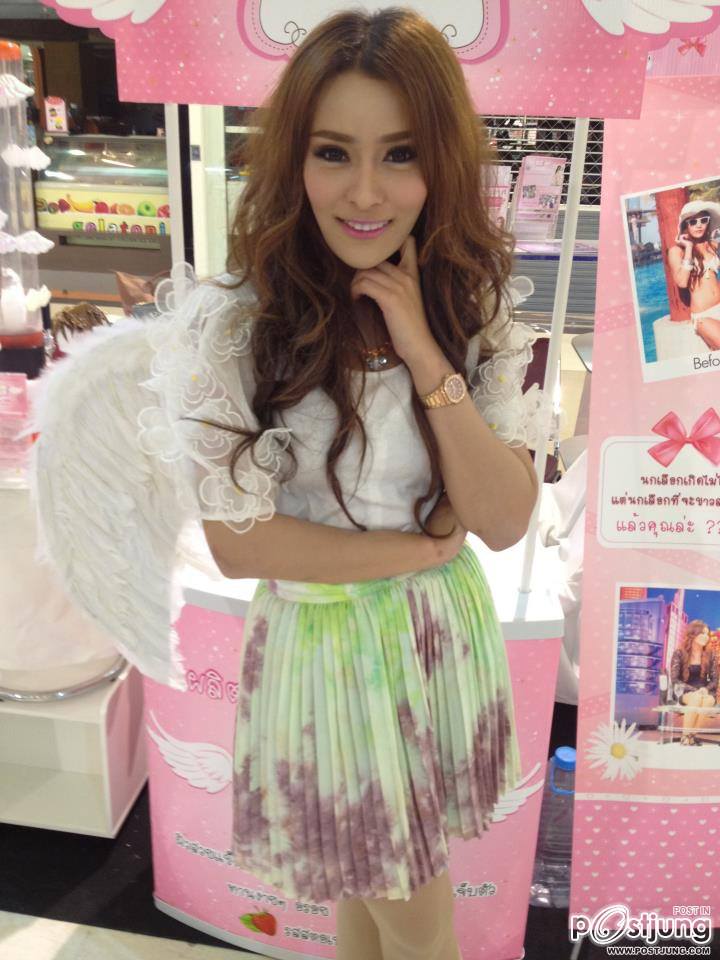 วันริสา เนมิราช   หรือ นก ตีสิบ Instagram