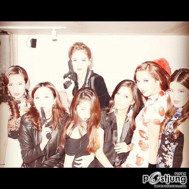 Chomismaterialgirl and friends