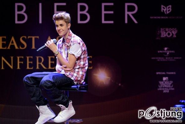 Justin at his press conference in Malaysia (14.07.2012)