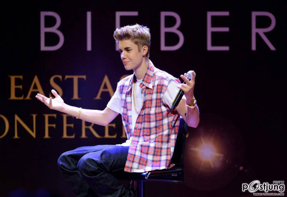 Justin at his press conference in Malaysia (14.07.2012)