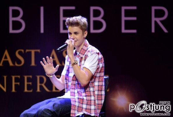 Justin at his press conference in Malaysia (14.07.2012)