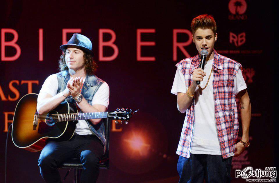 Justin at his press conference in Malaysia (14.07.2012)