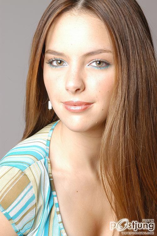 เธอชื่อ Carla Carrillo