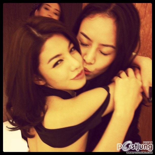 แคทน่ารักที่สุดค่ะ :)