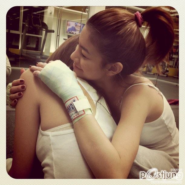 แคทน่ารักที่สุดค่ะ :)