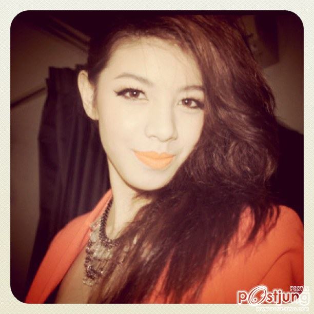 แคทน่ารักที่สุดค่ะ :)