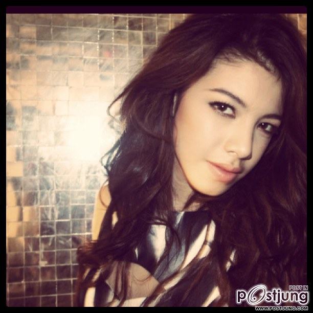 แคทน่ารักที่สุดค่ะ :)