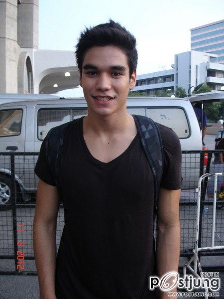 หล่อล่ำกล้ามตึงๆ