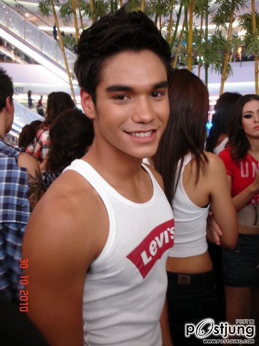 หล่อล่ำกล้ามตึงๆ