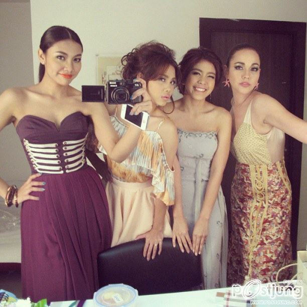 4 สาว สวยกันจัง