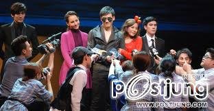 นักข่าวสัมภาษณ์เพียบ!!