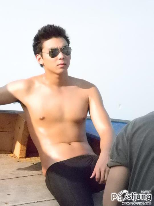 ตี๋หล่อเข้ม