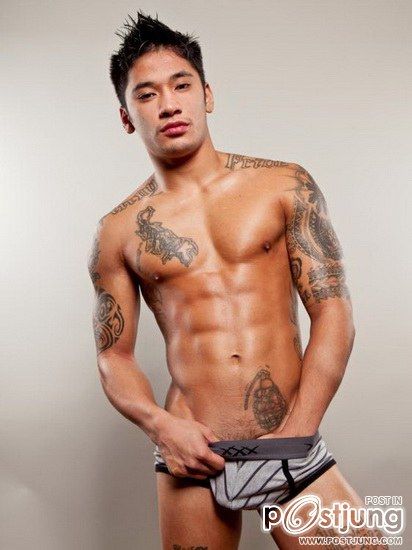 ตี๋หล่อเข้ม