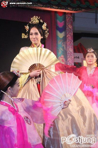 สวยเลอเลิศ @ HomeWorks Expo 2012 !!!