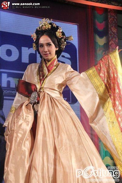 สวยเลอเลิศ @ HomeWorks Expo 2012 !!!