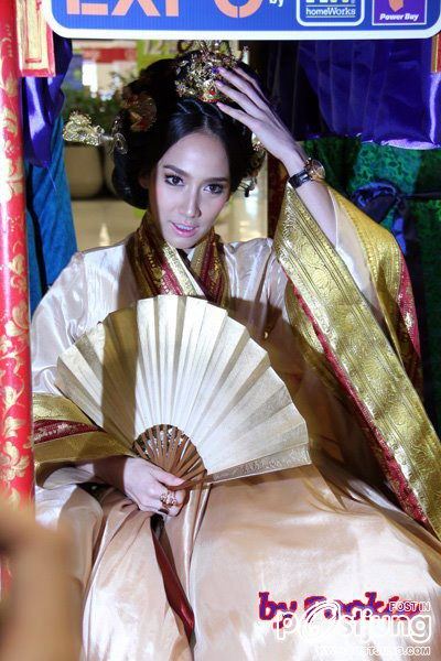 สวยเลอเลิศ @ HomeWorks Expo 2012 !!!