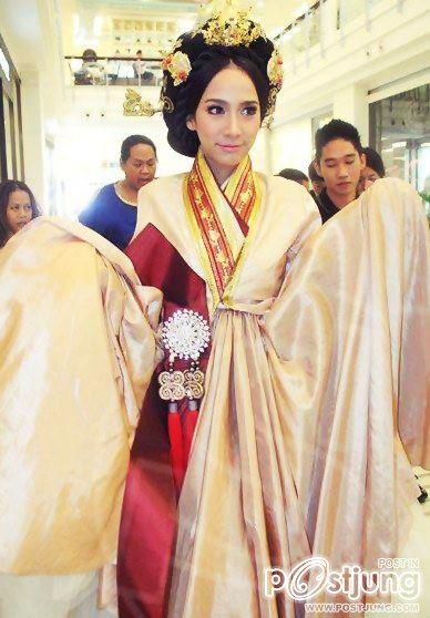 สวยเลอเลิศ @ HomeWorks Expo 2012 !!!