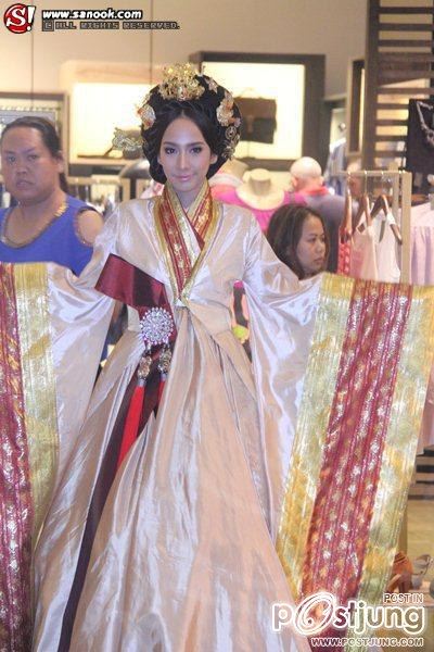 สวยเลอเลิศ @ HomeWorks Expo 2012 !!!