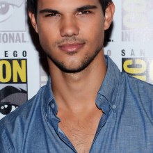 Taylor.ยิ่งโตยิ่งหล่อเข้ม