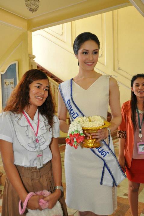 ริด้า MUT นำทีมถวายพระพรในหลวง