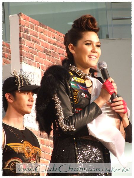 ชมพู่ อารยา ในงาน Motor Bike 2012 @ Laemtong Rayong