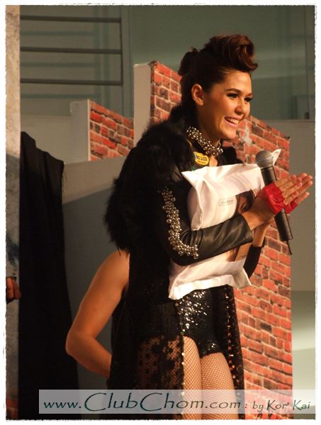 ชมพู่ อารยา ในงาน Motor Bike 2012 @ Laemtong Rayong