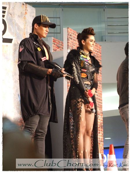 ชมพู่ อารยา ในงาน Motor Bike 2012 @ Laemtong Rayong