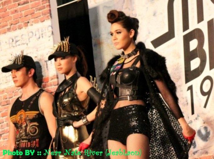 ชมพู่ อารยา ในงาน Motor Bike 2012 @ Laemtong Rayong
