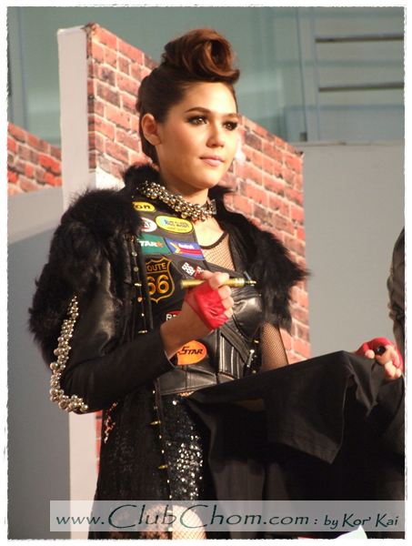 ชมพู่ อารยา ในงาน Motor Bike 2012 @ Laemtong Rayong