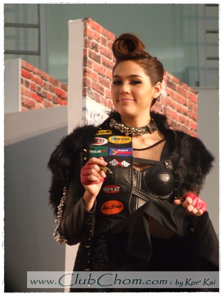 ชมพู่ อารยา ในงาน Motor Bike 2012 @ Laemtong Rayong
