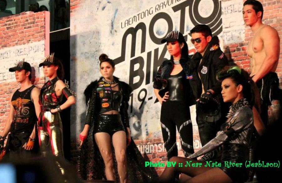 ชมพู่ อารยา ในงาน Motor Bike 2012 @ Laemtong Rayong