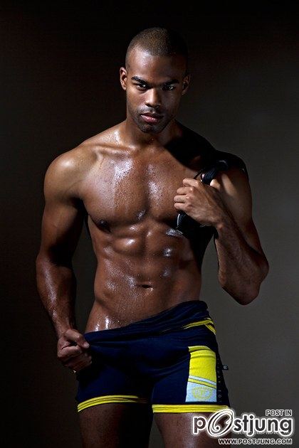 Courtney Grant by Tom Cullis