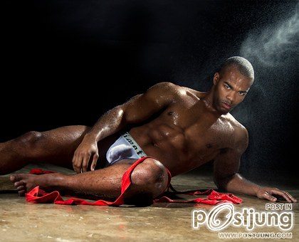 Courtney Grant by Tom Cullis