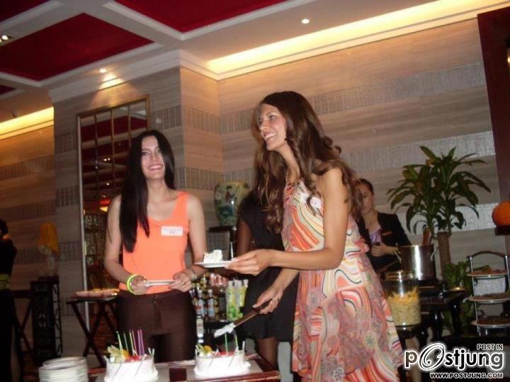 กองประกวดมิสเวิลด์ เซอร์ไพรส์วันเกิดให้น้องณฉัตร และมิสเซอร์เบีย