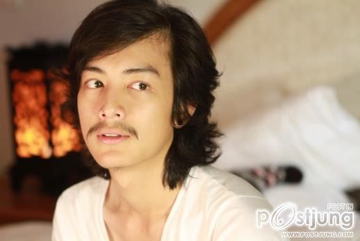 Bom Tana ( บอม - ธนา เอี่ยมนิยม )