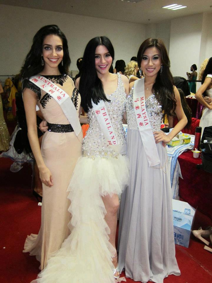 ขอกำลังโหวตให้ น้องณฉัตร มิสไทยแลนด์เวิลด์ด้วยค่ะ