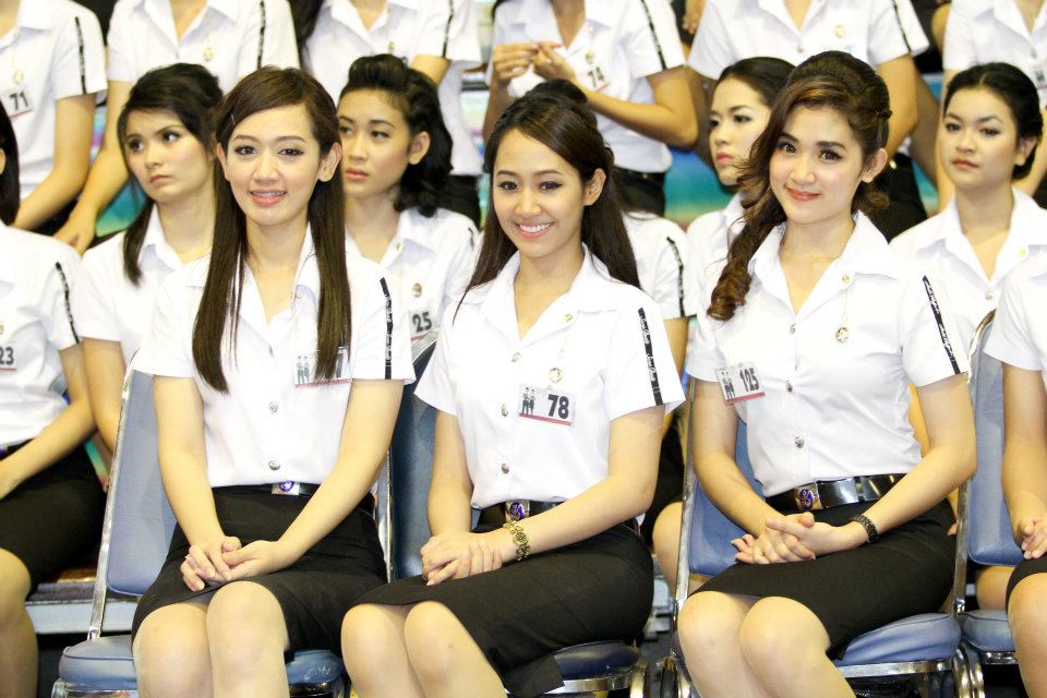 หนุ่ม สาว ดาว/เดือน สวนดุสิต