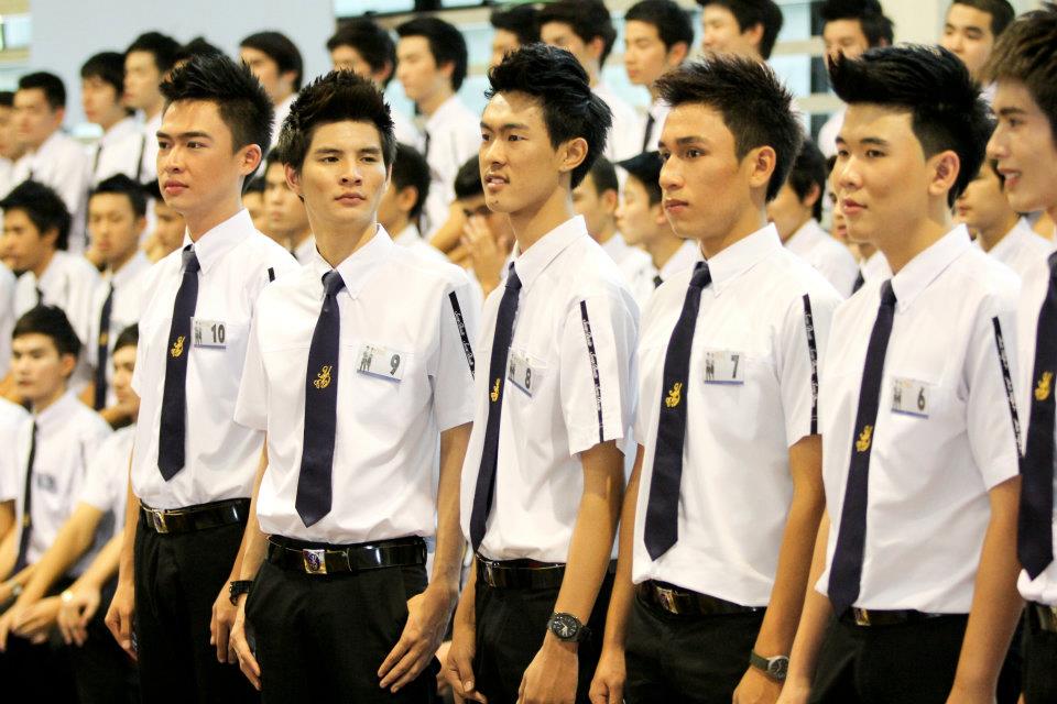 หนุ่ม สาว ดาว/เดือน สวนดุสิต