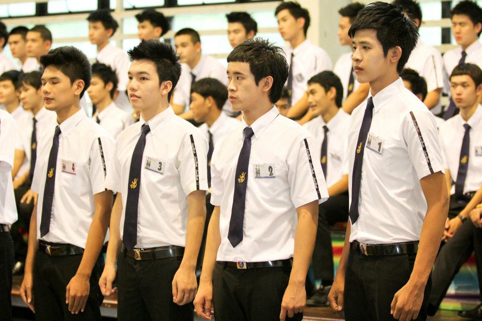 หนุ่ม สาว ดาว/เดือน สวนดุสิต