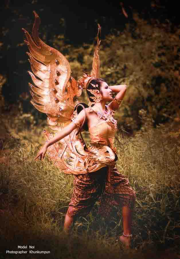 ชุดไทย สร้างสรรค์