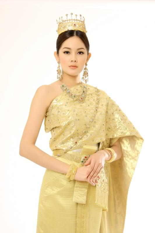 ชุดไทย สร้างสรรค์