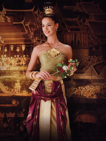 ชุดไทย สร้างสรรค์