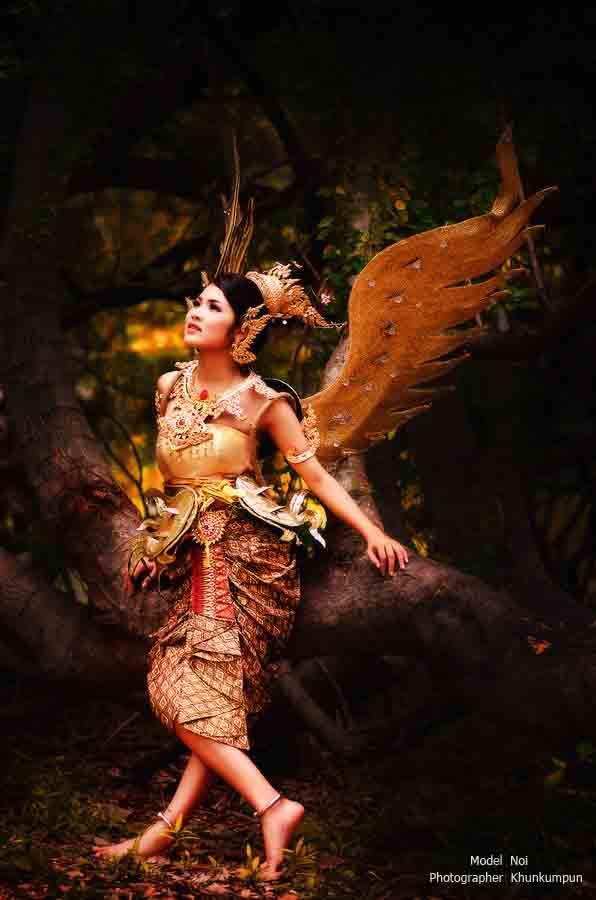 ชุดไทย สร้างสรรค์