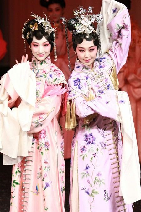 ชุดประจำชาติจีนเริ่ดๆ