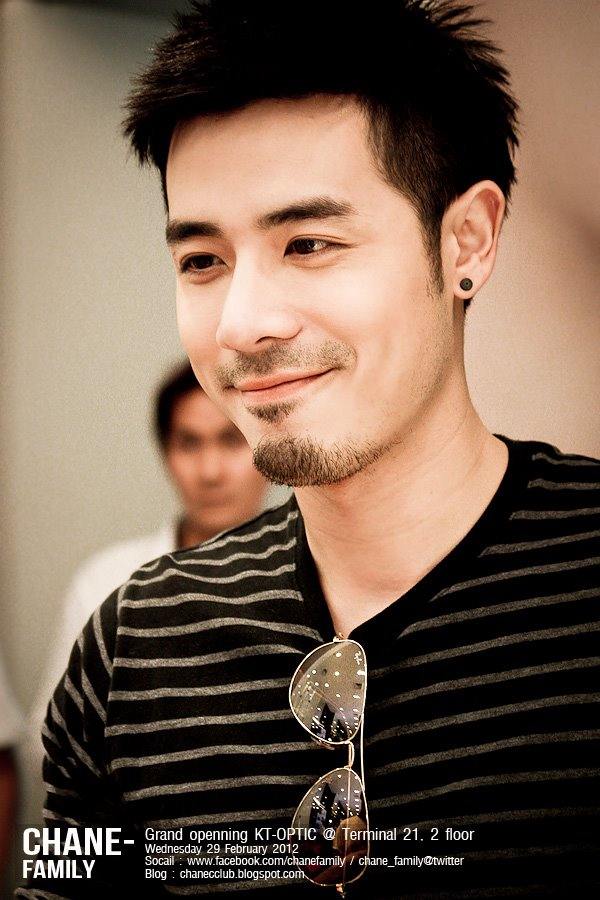 พี่เชนหล่อเน๊อะ