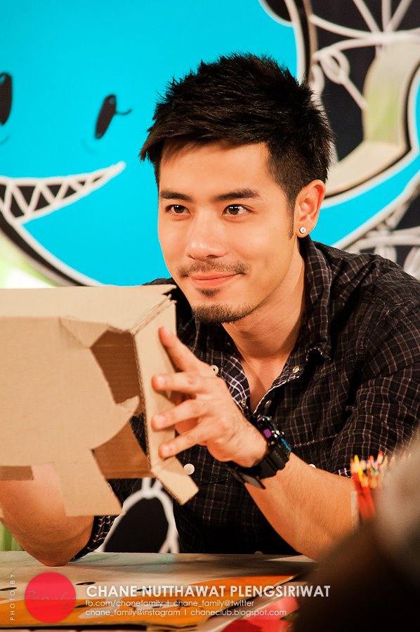 พี่เชนหล่อเน๊อะ