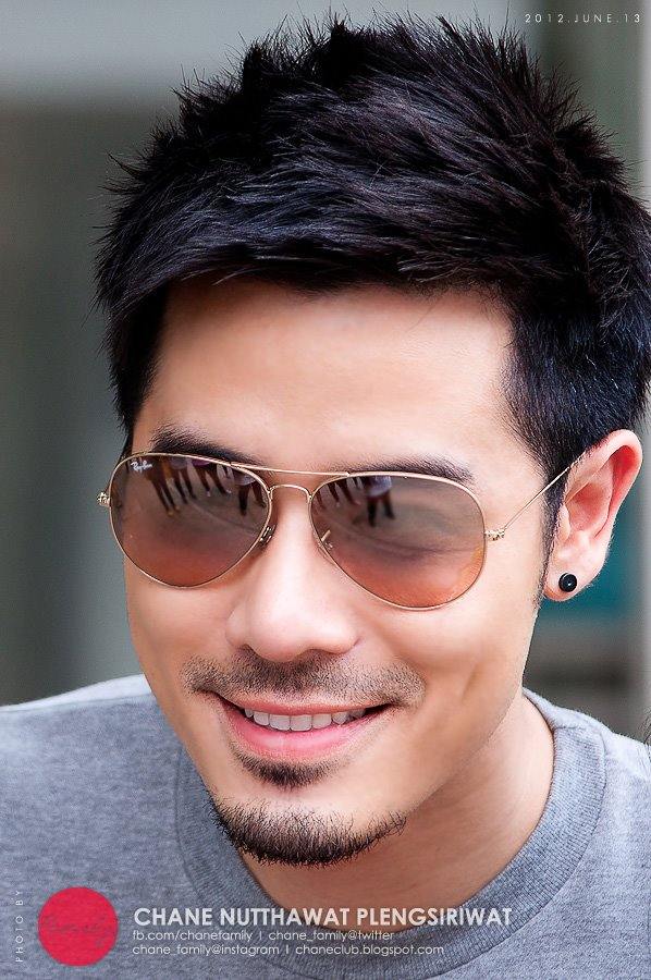 พี่เชนหล่อเน๊อะ