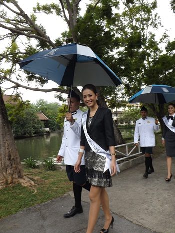 ขอเชิญร่วมโหวตผู้เข้าประกวดนางสาวไทย 2555