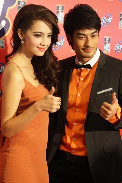 ซาร่า เล็กจ์