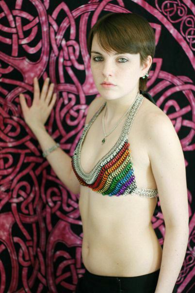 แฟชั่น บิกินี่ สายโซ่สีสดใส เก๋ไก๋เกินห้ามใจ